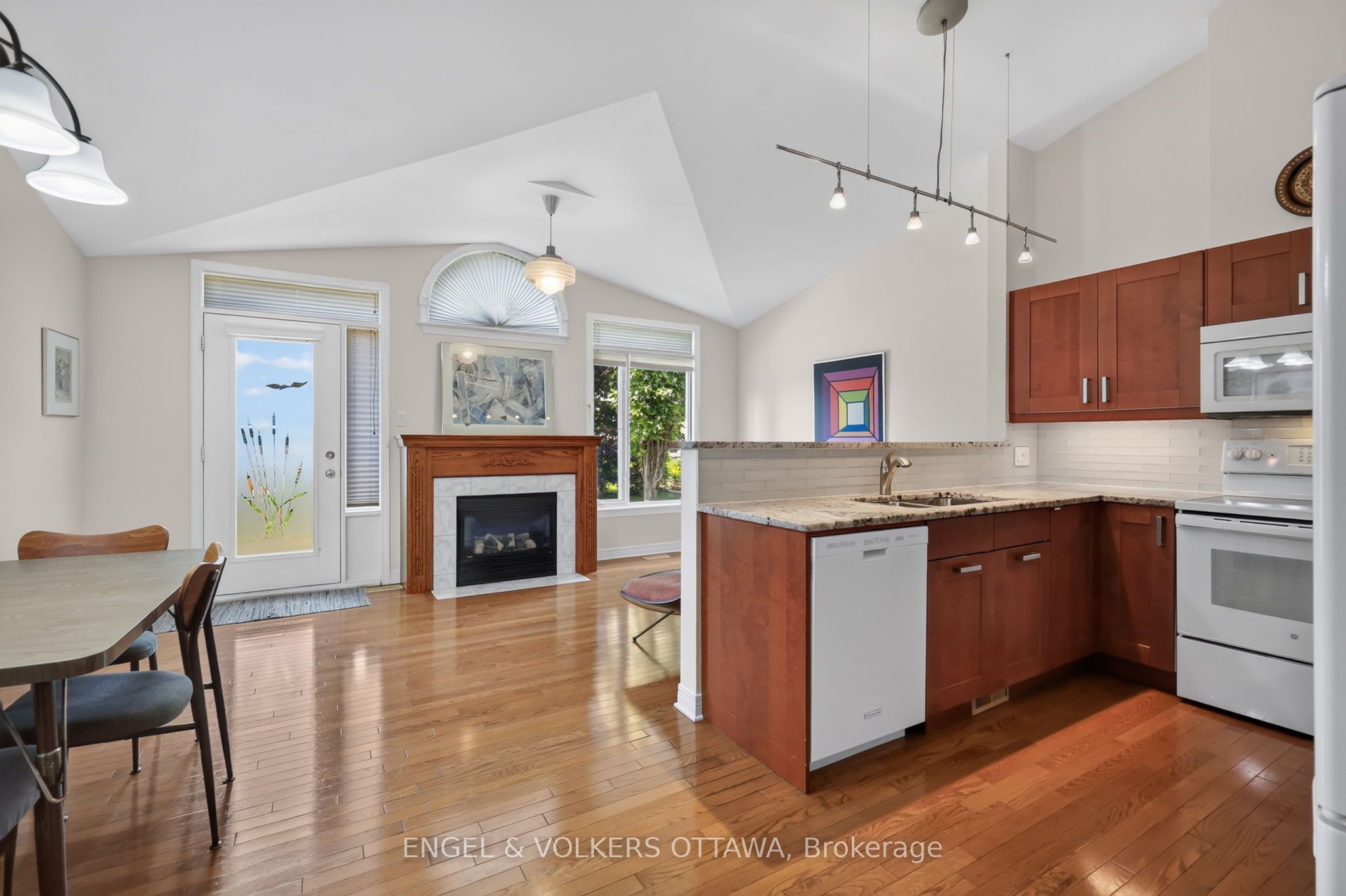 10 Waterthrush Crescent Property Photo 12