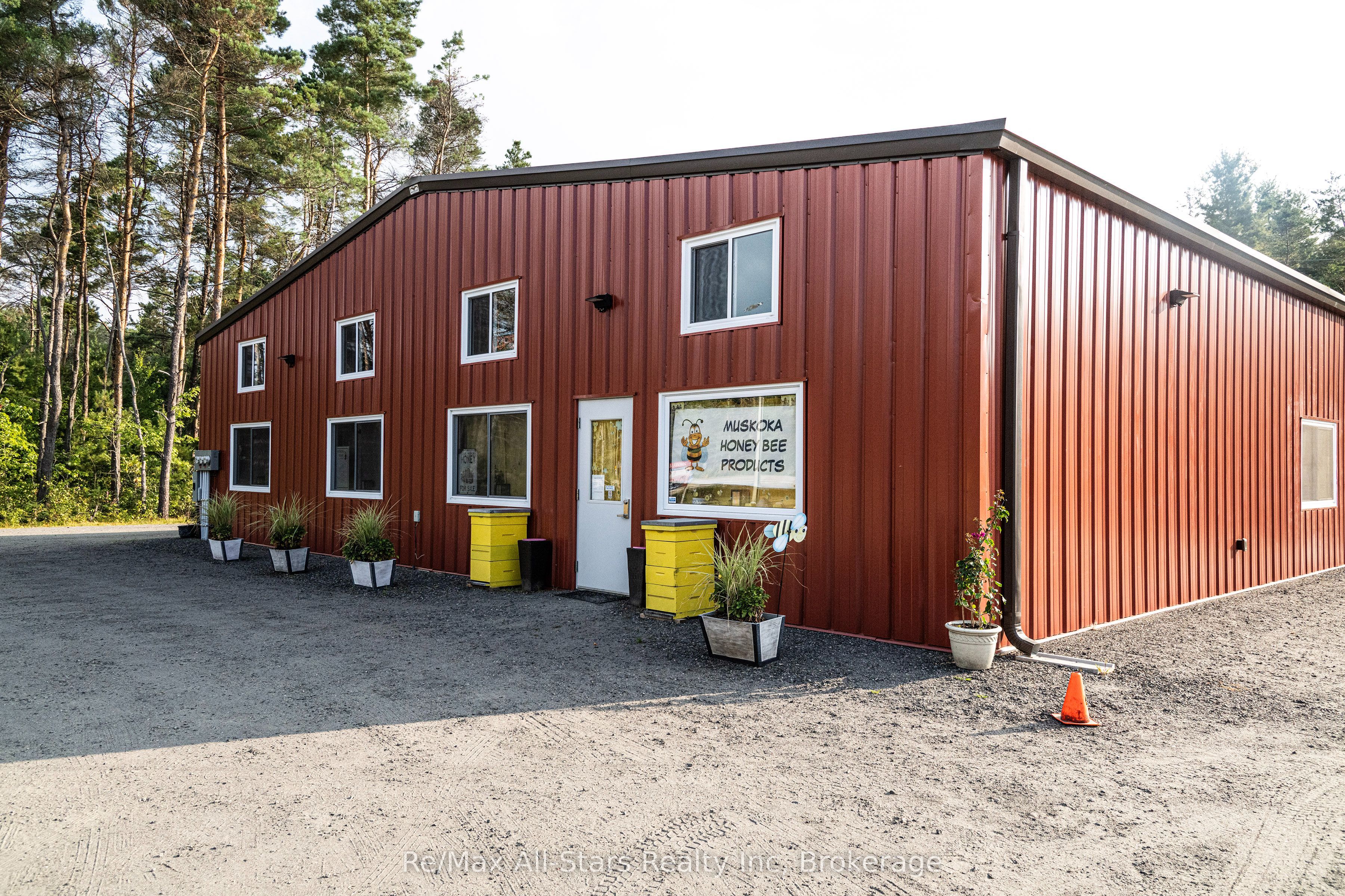 25754 35 Highway Property Photo 3