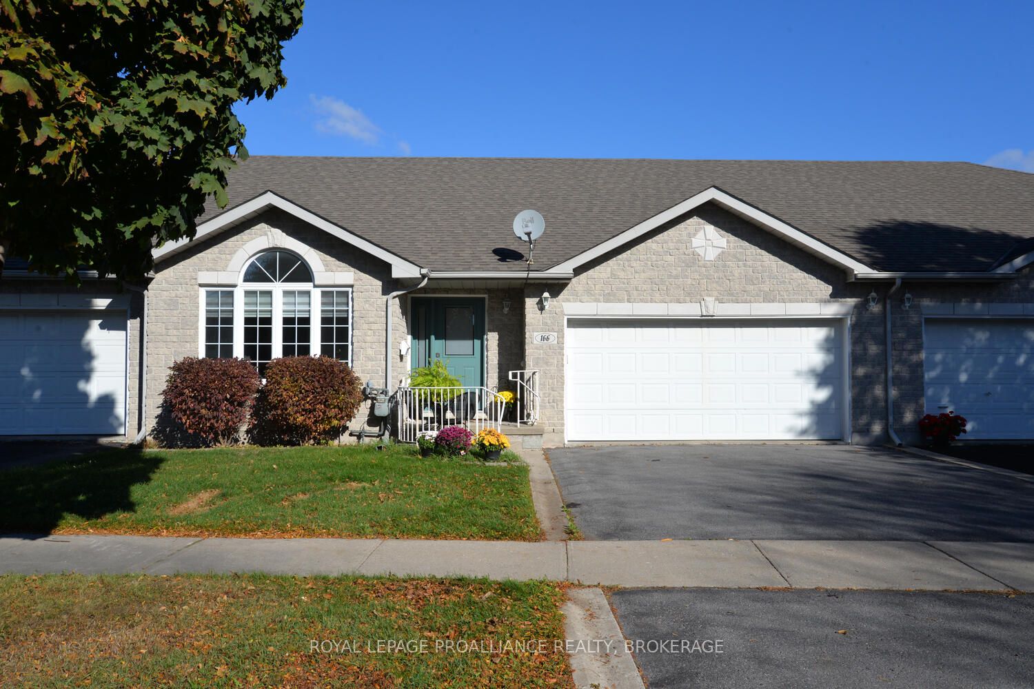 166 Ellesmeer Avenue Property Photo 2