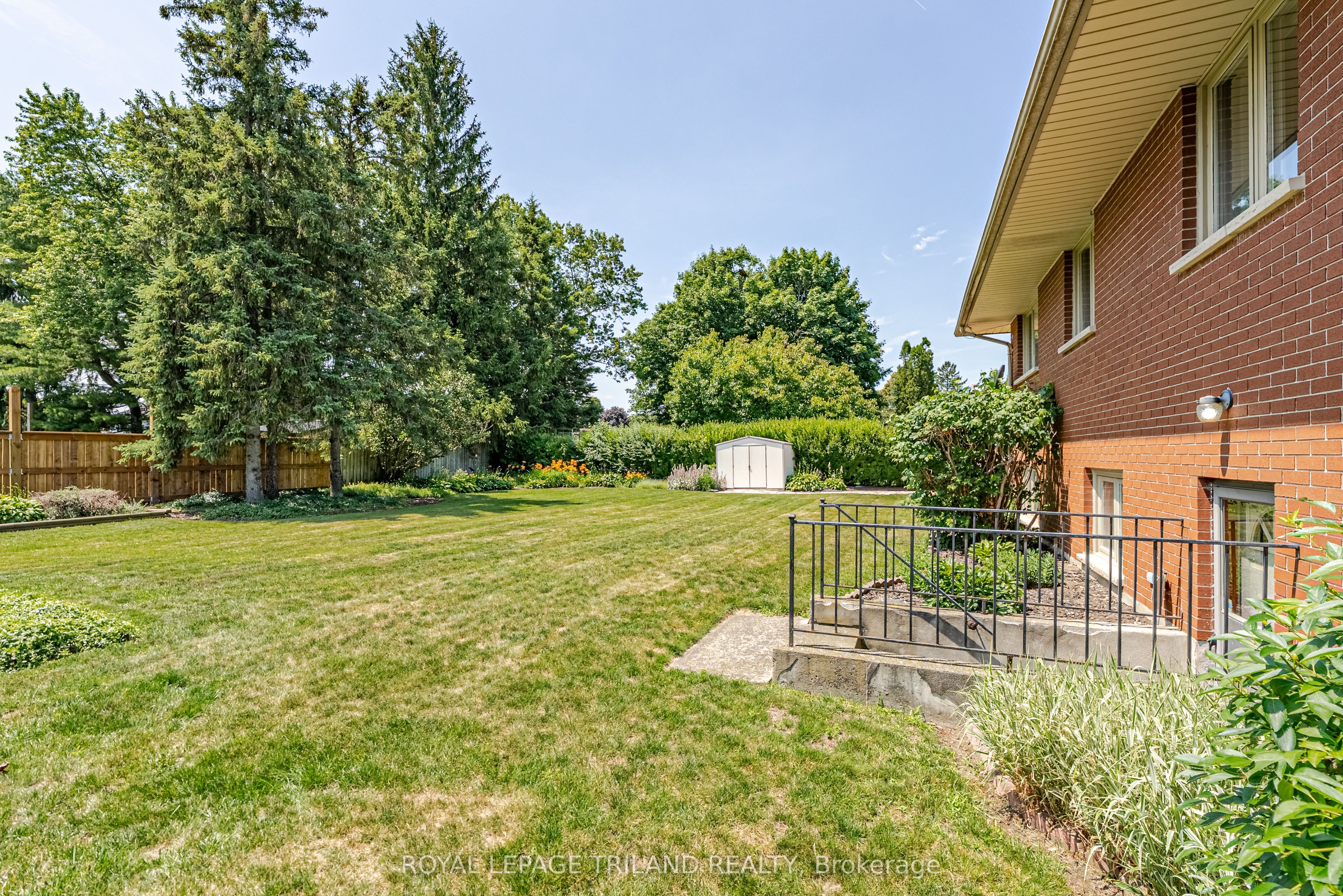 189 Huntington Crescent Property Photo 37