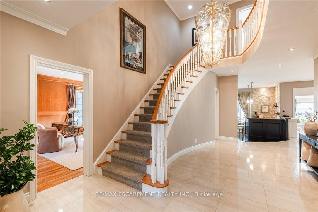 17 Lochside Drive Property Photo 19