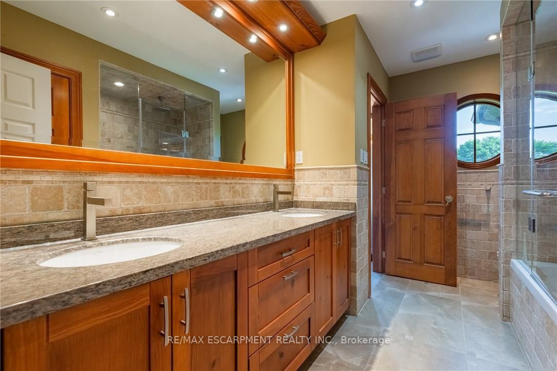 17 Lochside Drive Property Photo 41