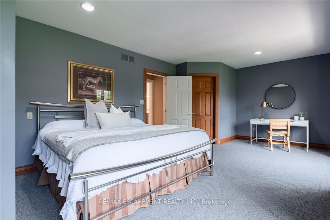 17 Lochside Drive Property Photo 42