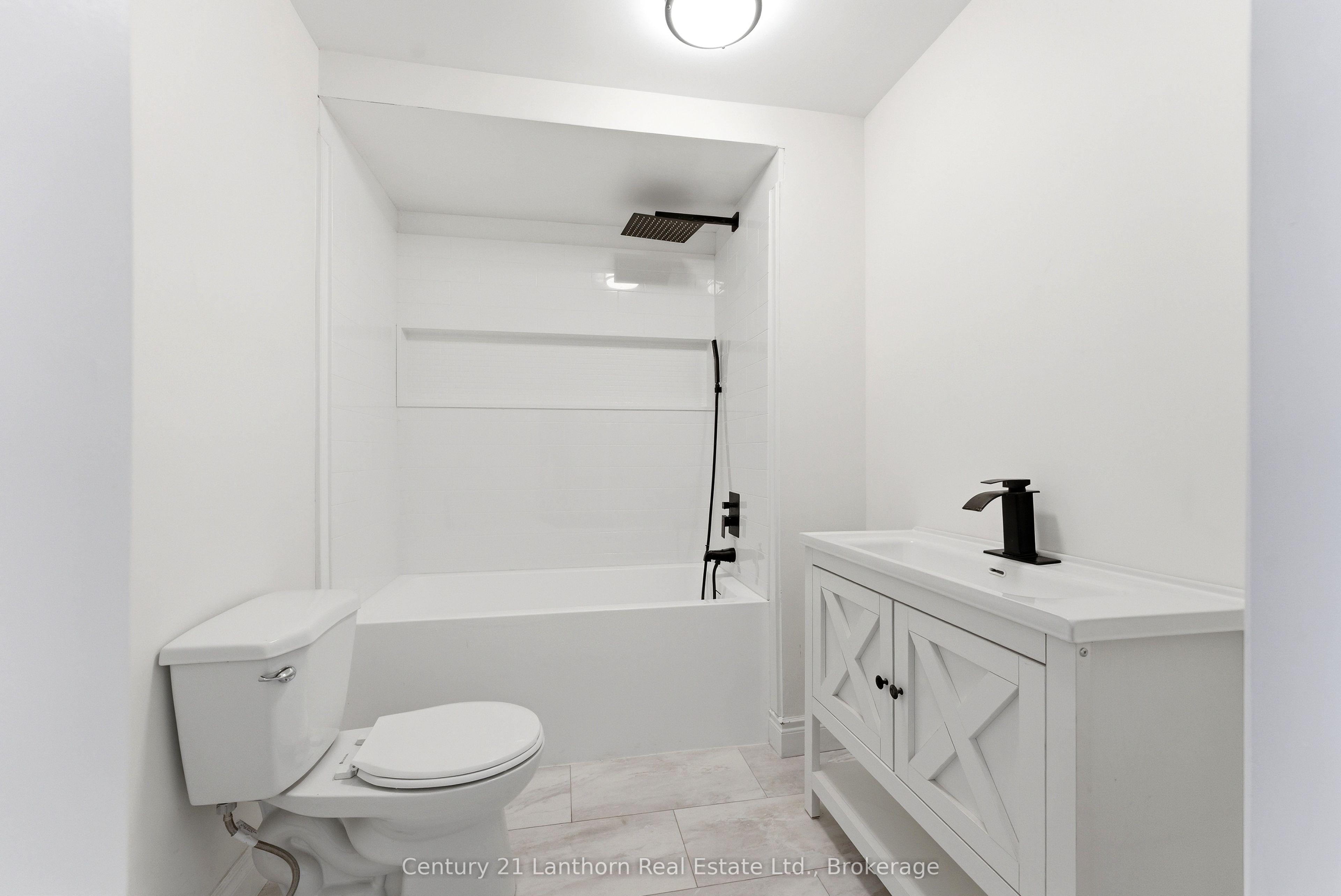 16 Store Street Property Photo 14