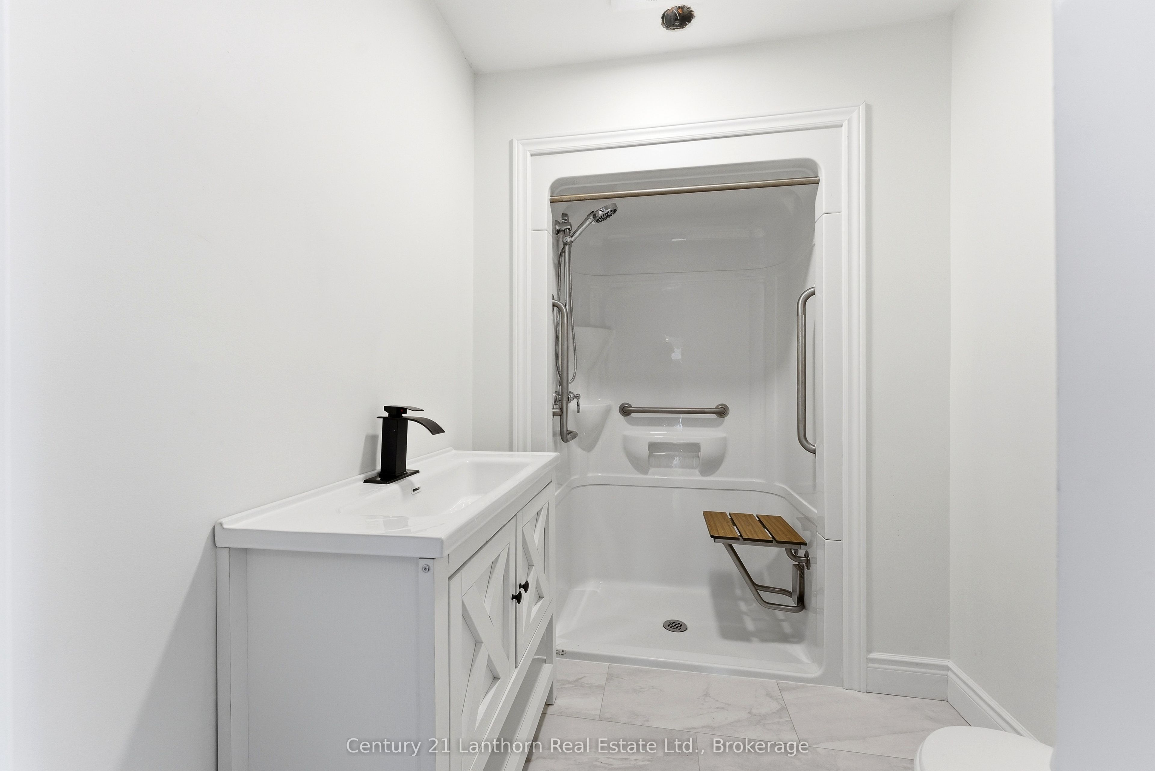 16 Store Street Property Photo 33