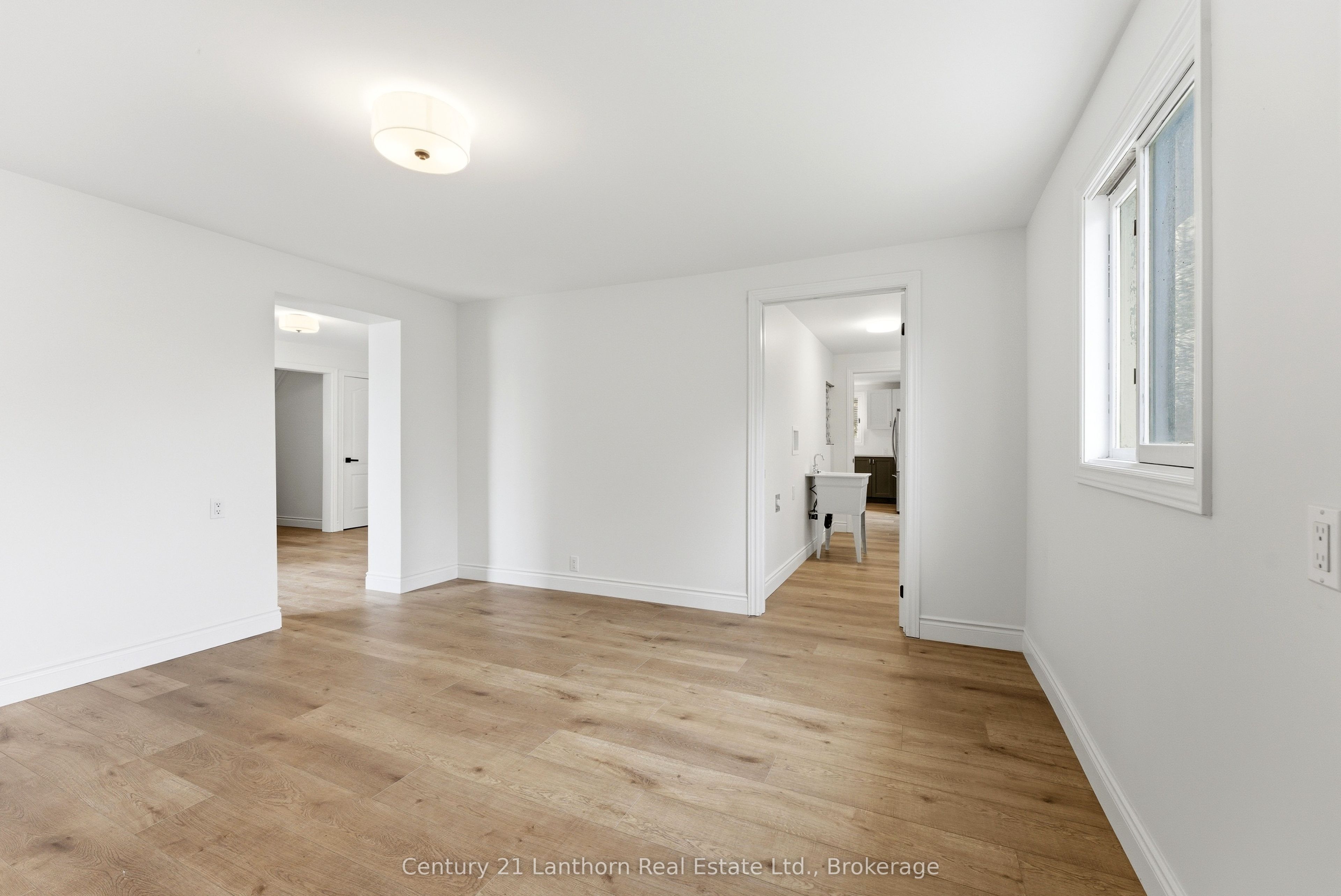 16 Store Street Property Photo 37