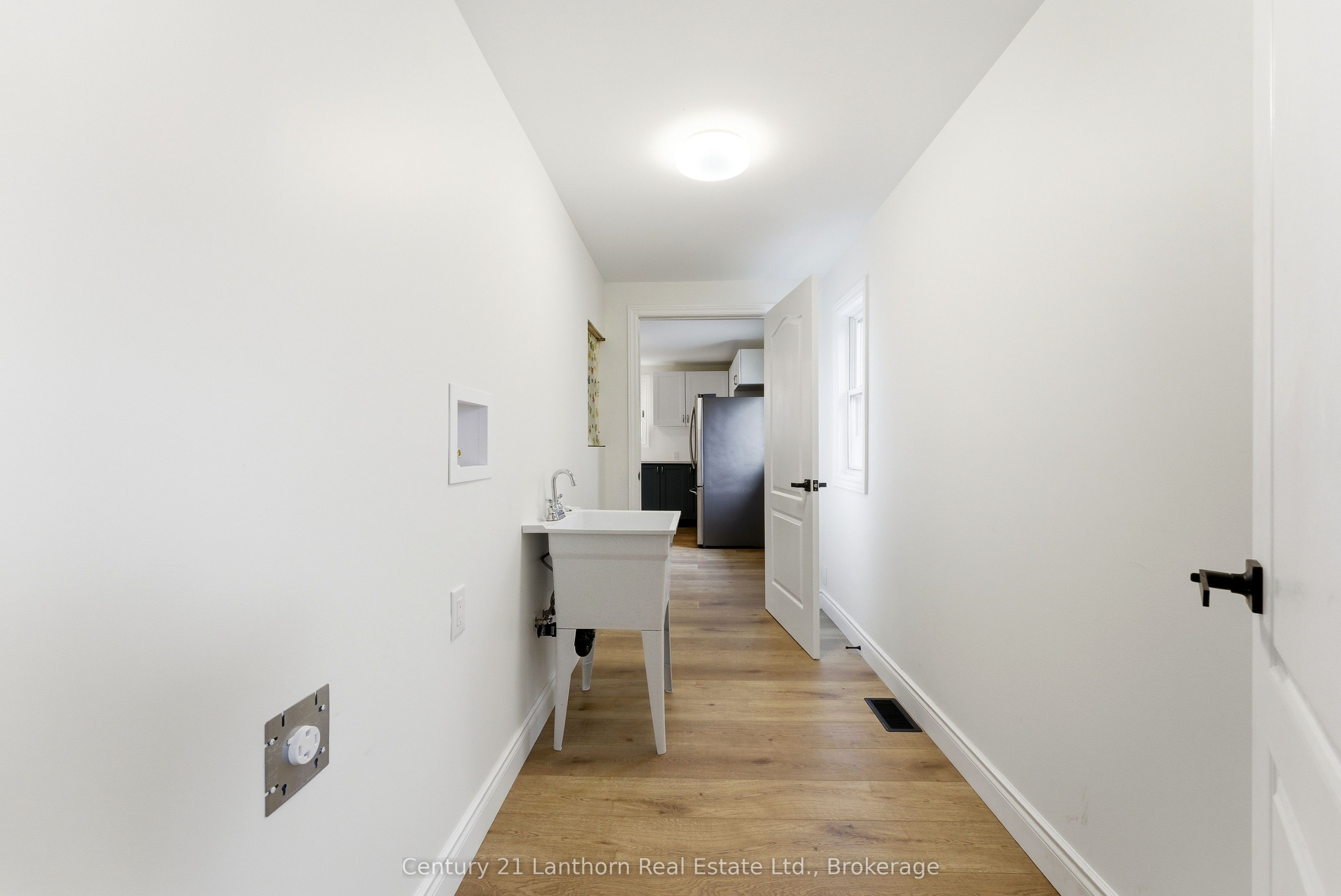 16 Store Street Property Photo 38