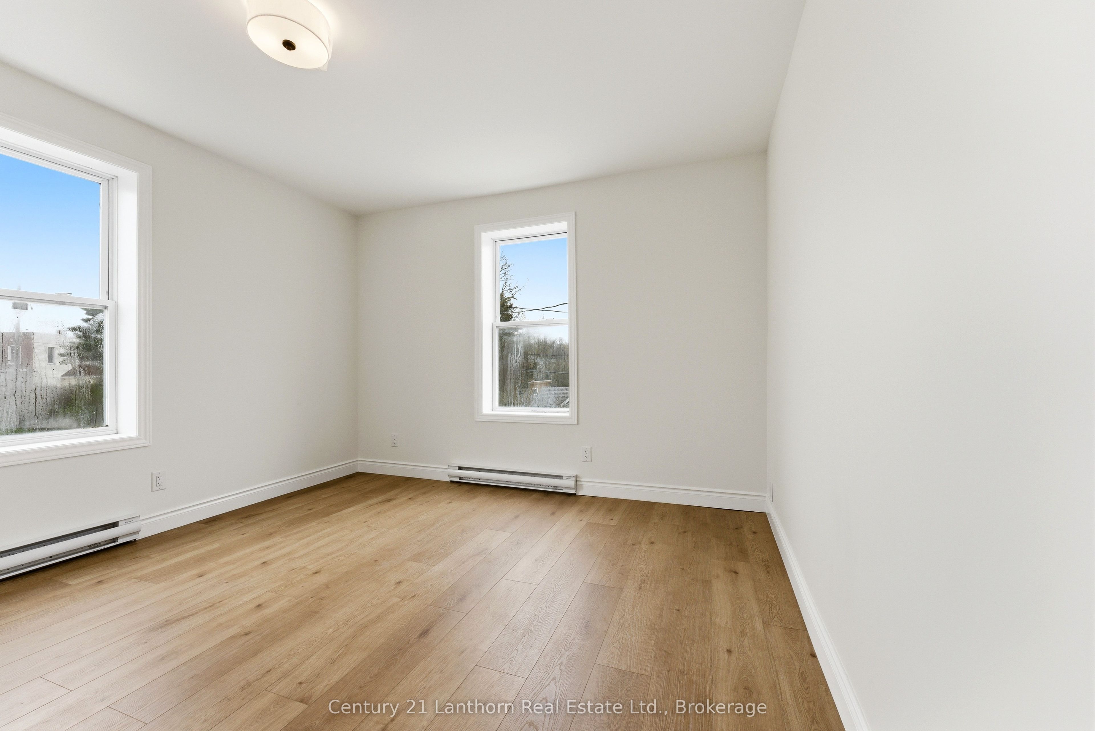 16 Store Street Property Photo 41