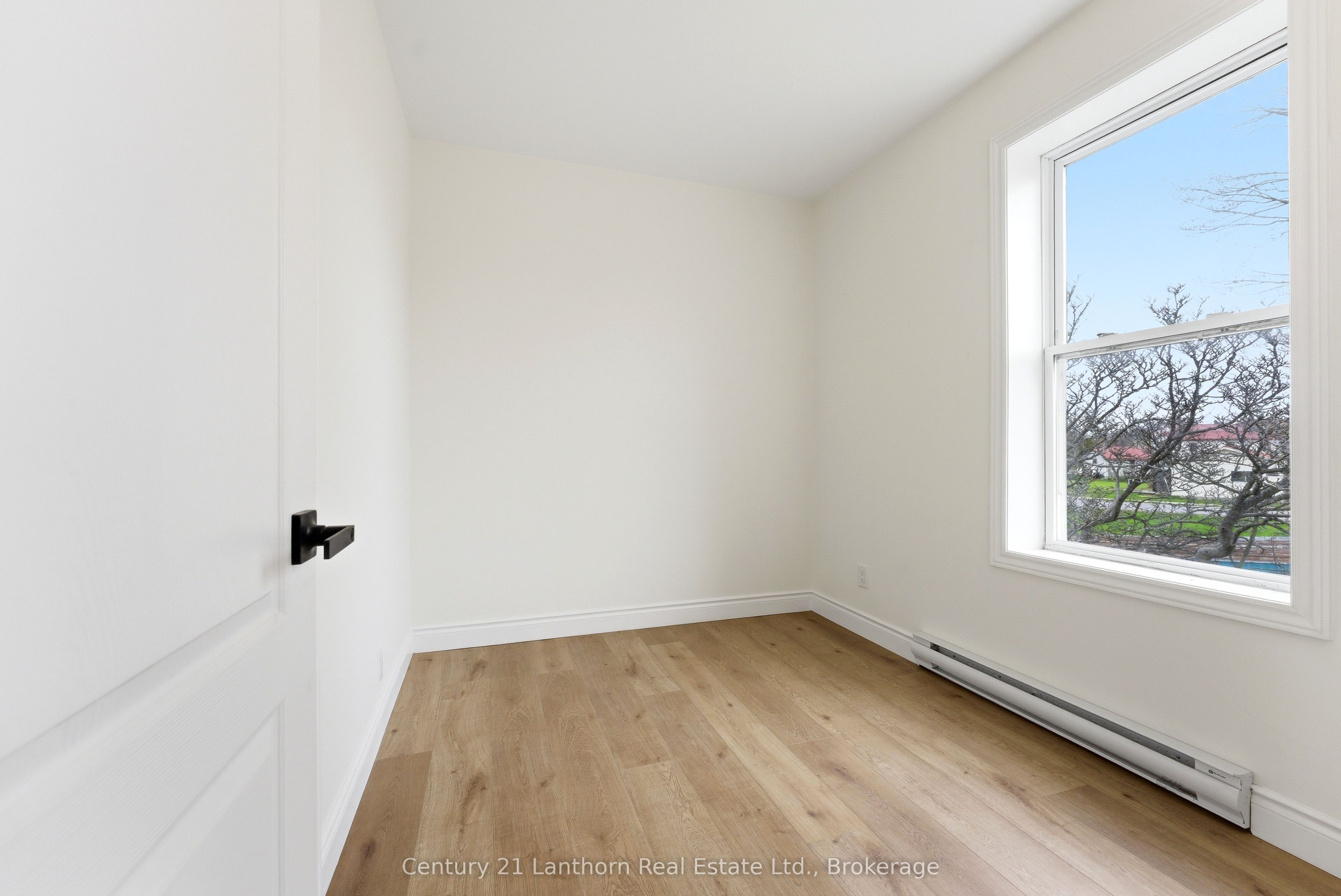 16 Store Street Property Photo 43