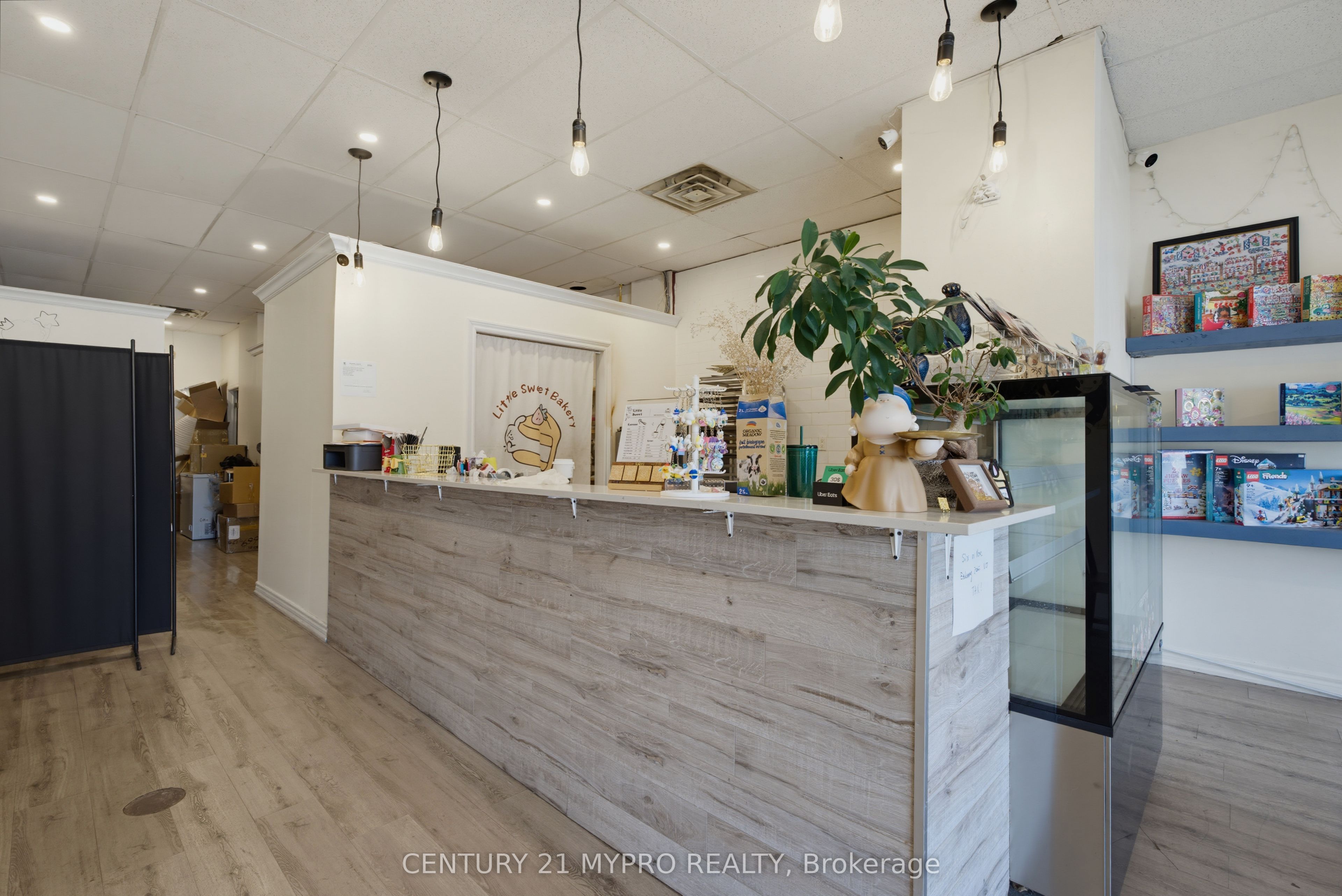 276 Wharncliffe Road N 5 Property Photo 8