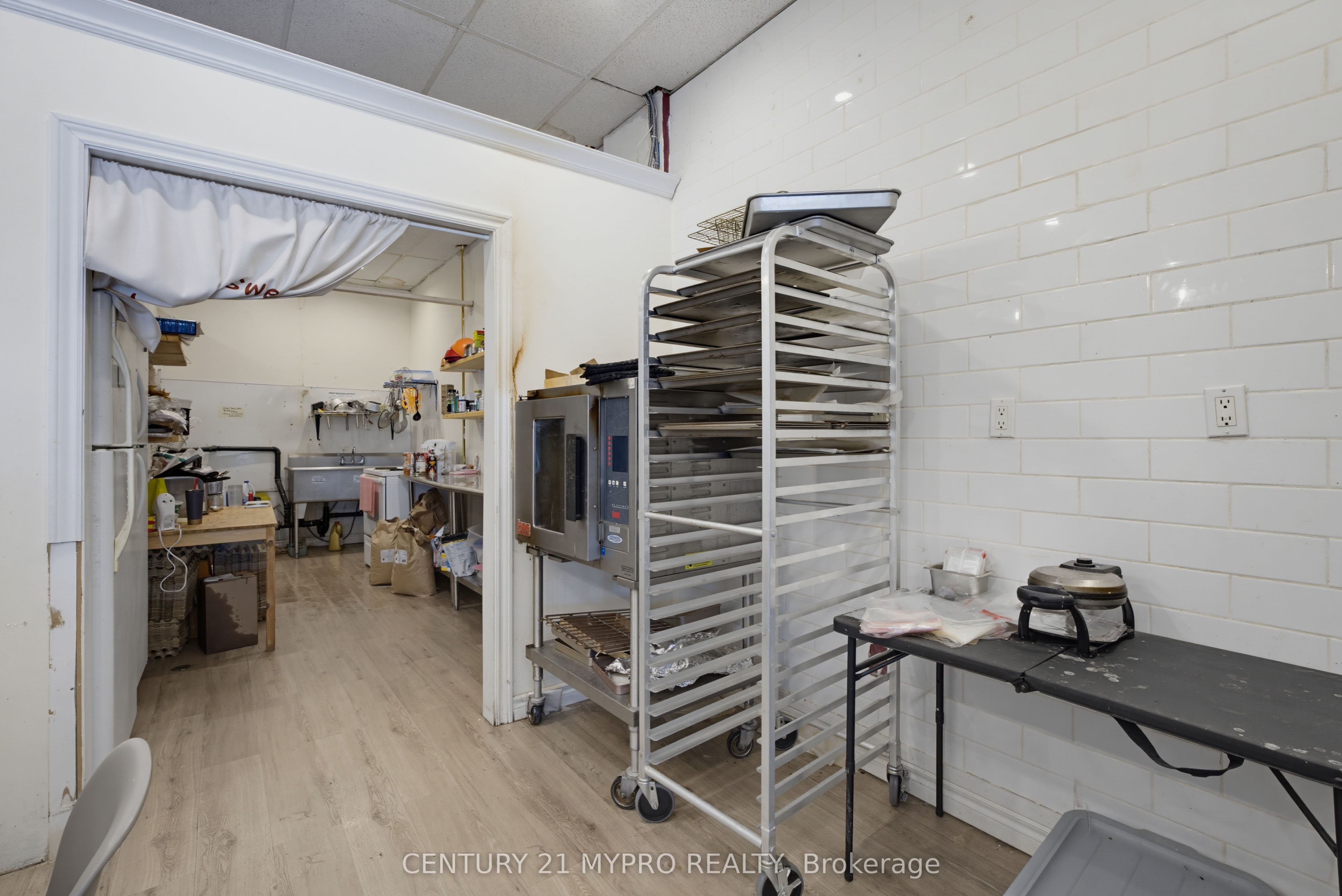 276 Wharncliffe Road N 5 Property Photo 12