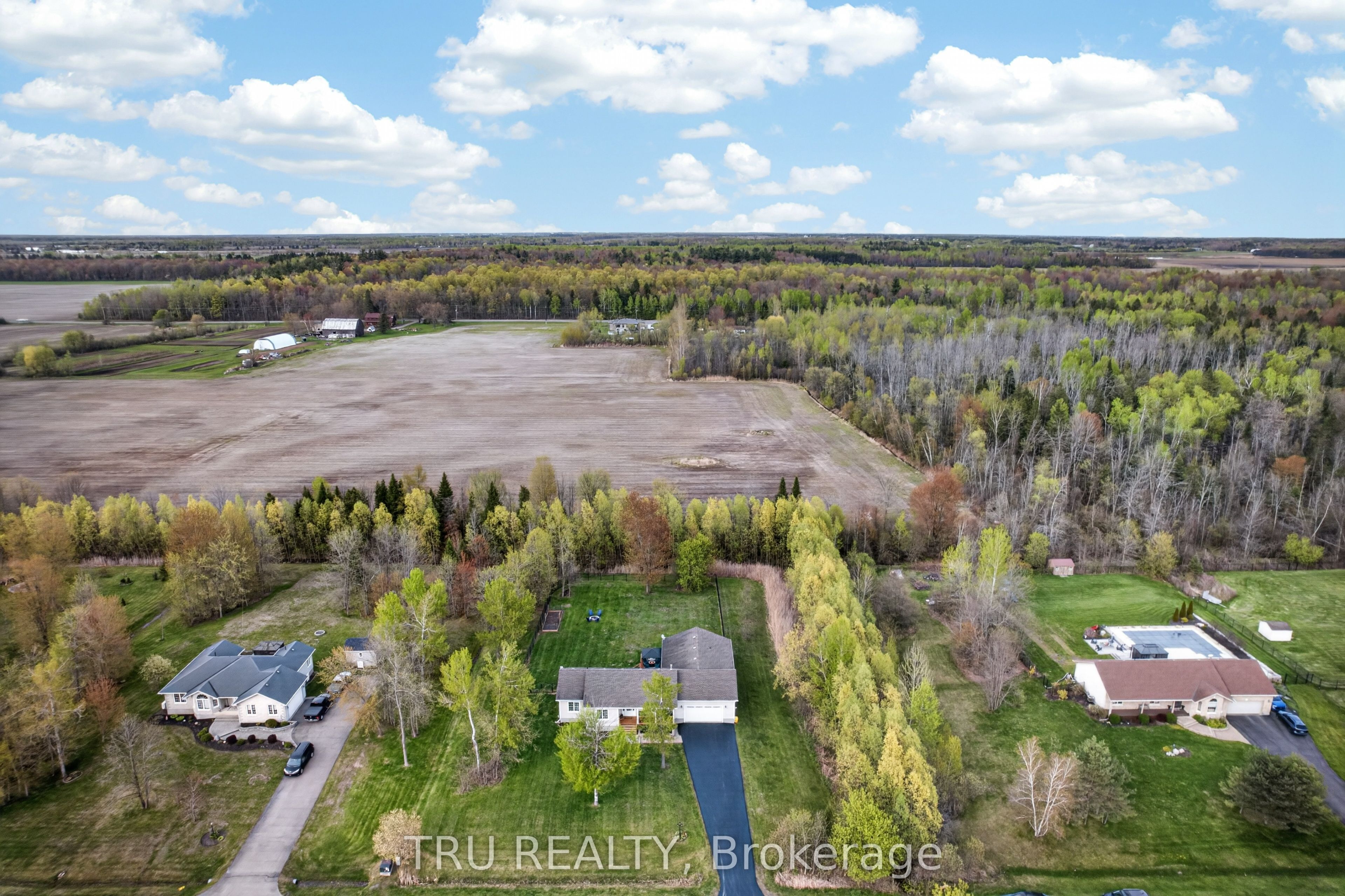 52 Kimberly Avenue Property Photo 1