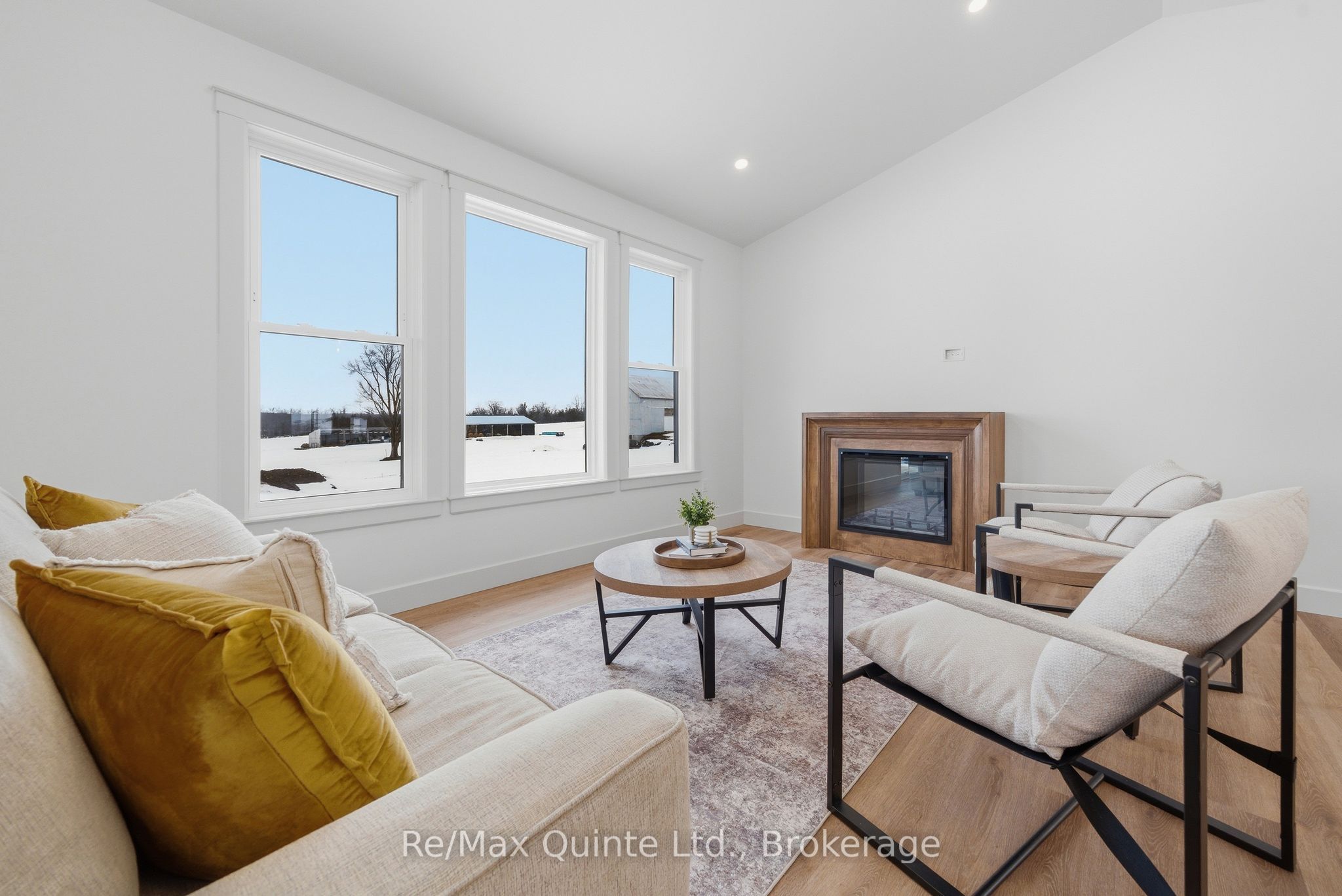 2501 Harmony Road Property Photo 19