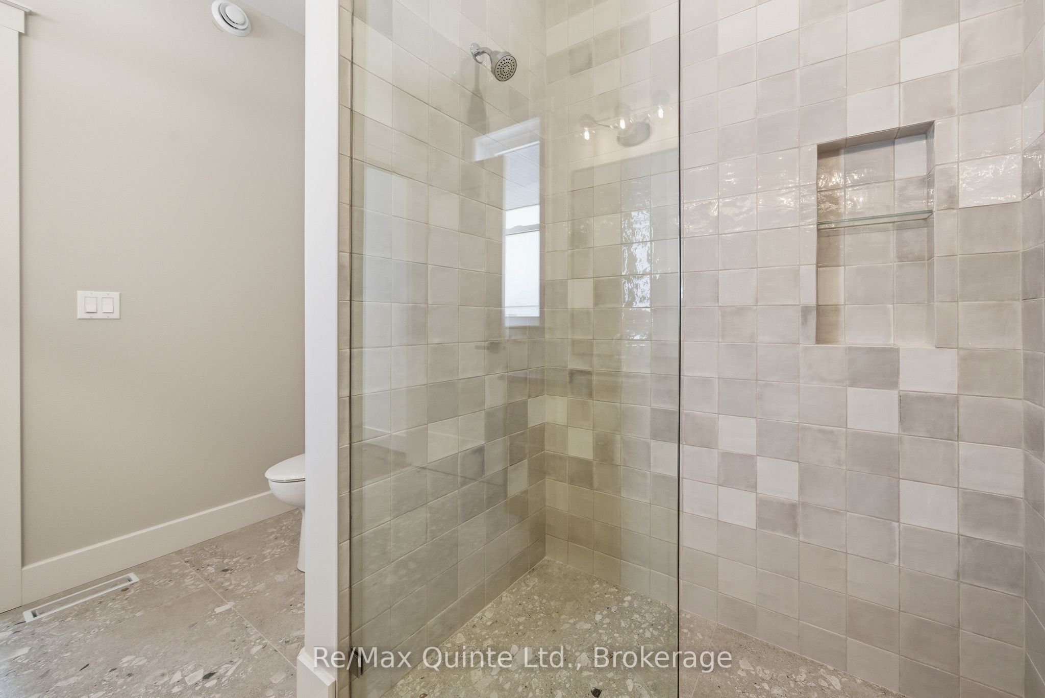 2501 Harmony Road Property Photo 29