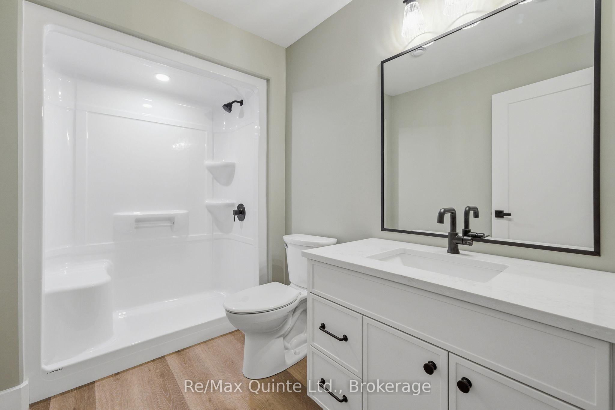 2501 Harmony Road Property Photo 32