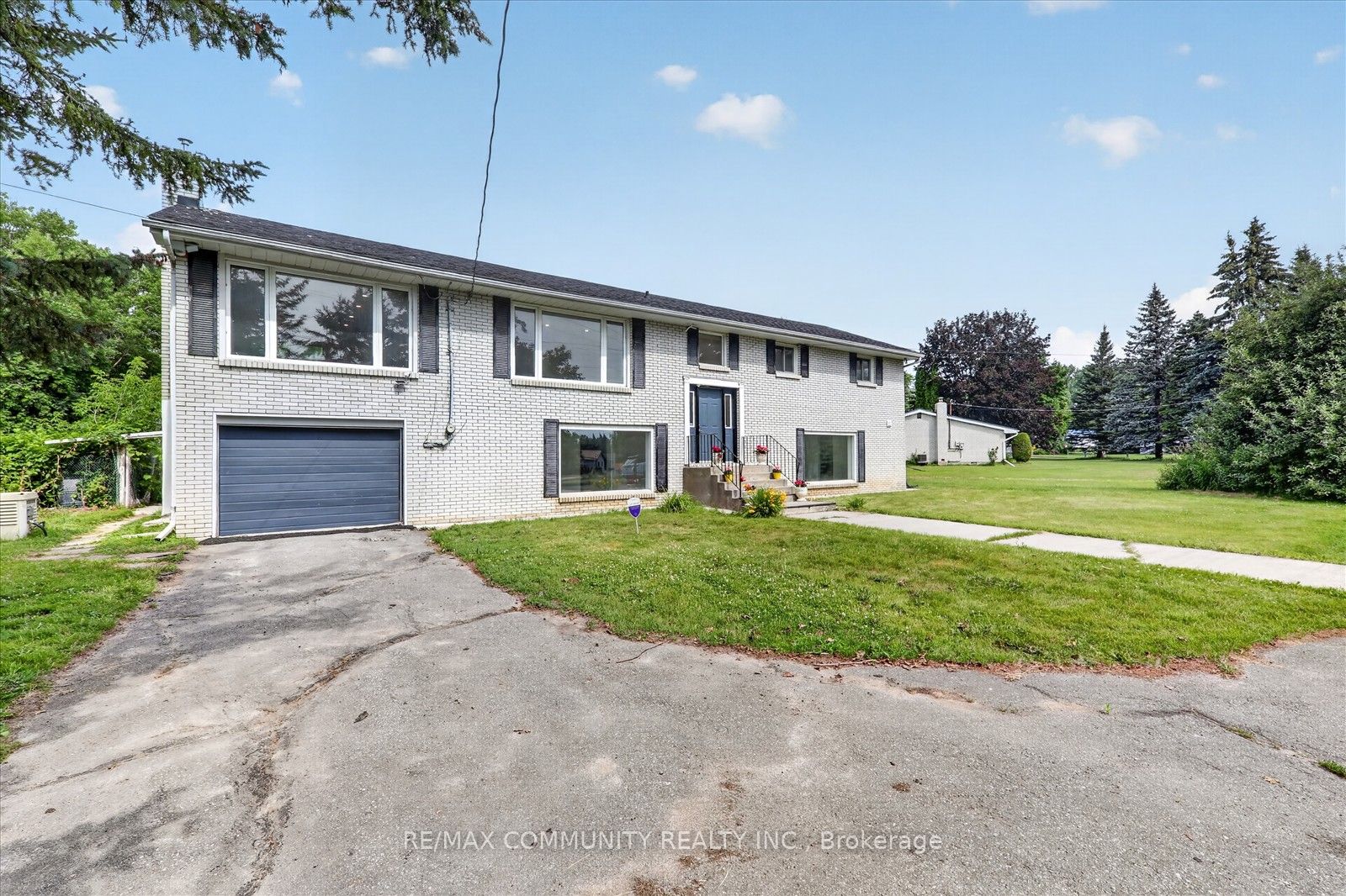 719 Old Highway 2 Property Photo 1