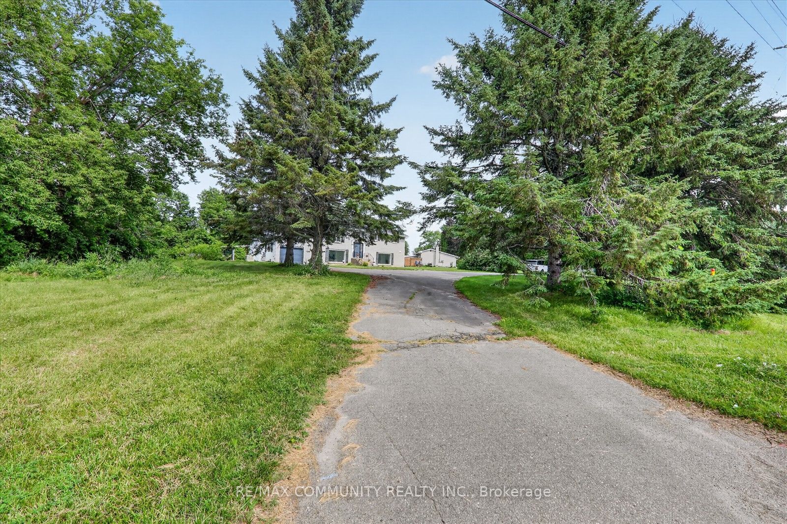 719 Old Highway 2 Property Photo 3