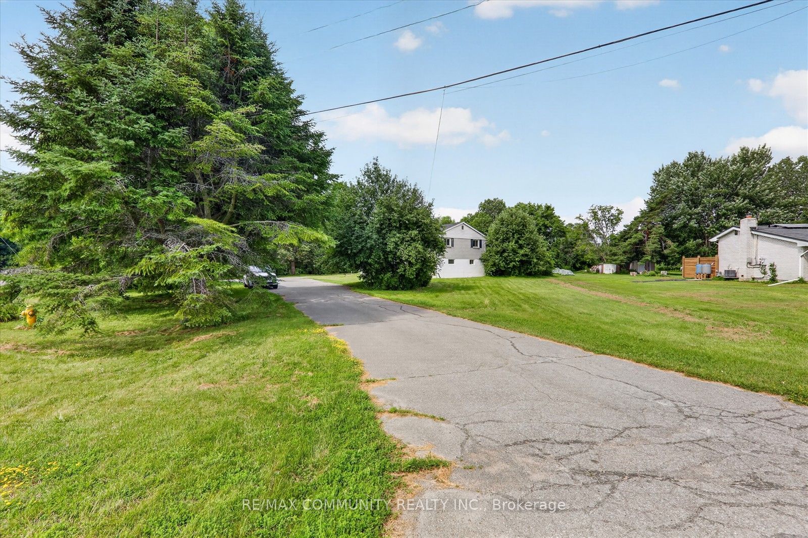 719 Old Highway 2 Property Photo 4