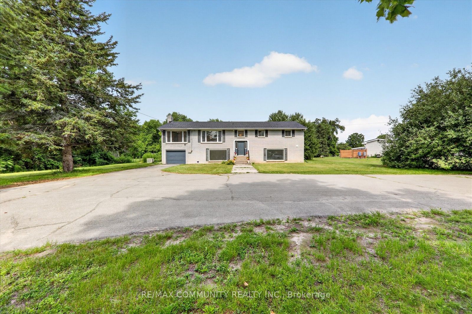 719 Old Highway 2 Property Photo 7