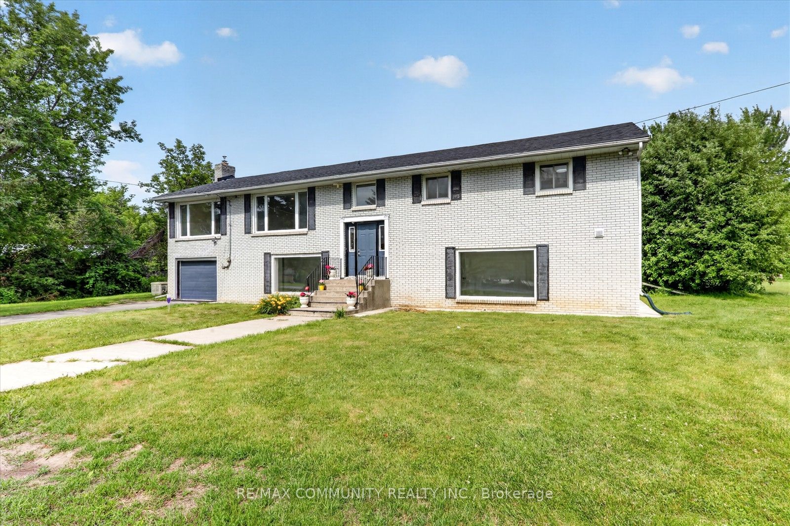 719 Old Highway 2 Property Photo 10