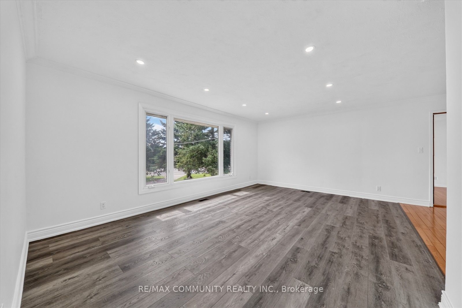 719 Old Highway 2 Property Photo 13