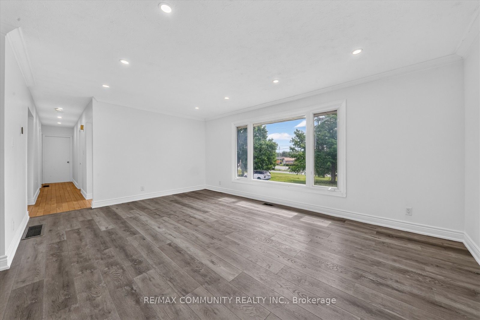 719 Old Highway 2 Property Photo 14