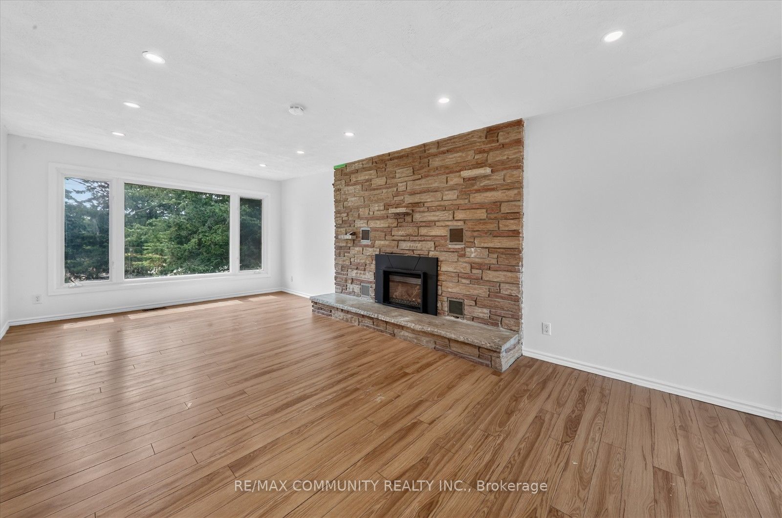 719 Old Highway 2 Property Photo 17