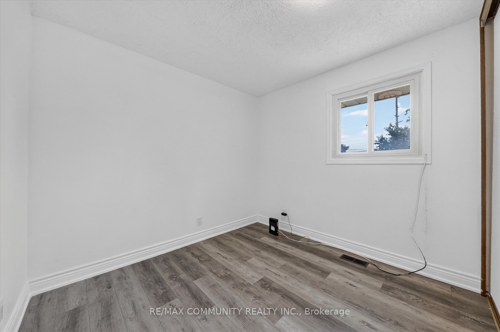 719 Old Highway 2 Property Photo 22