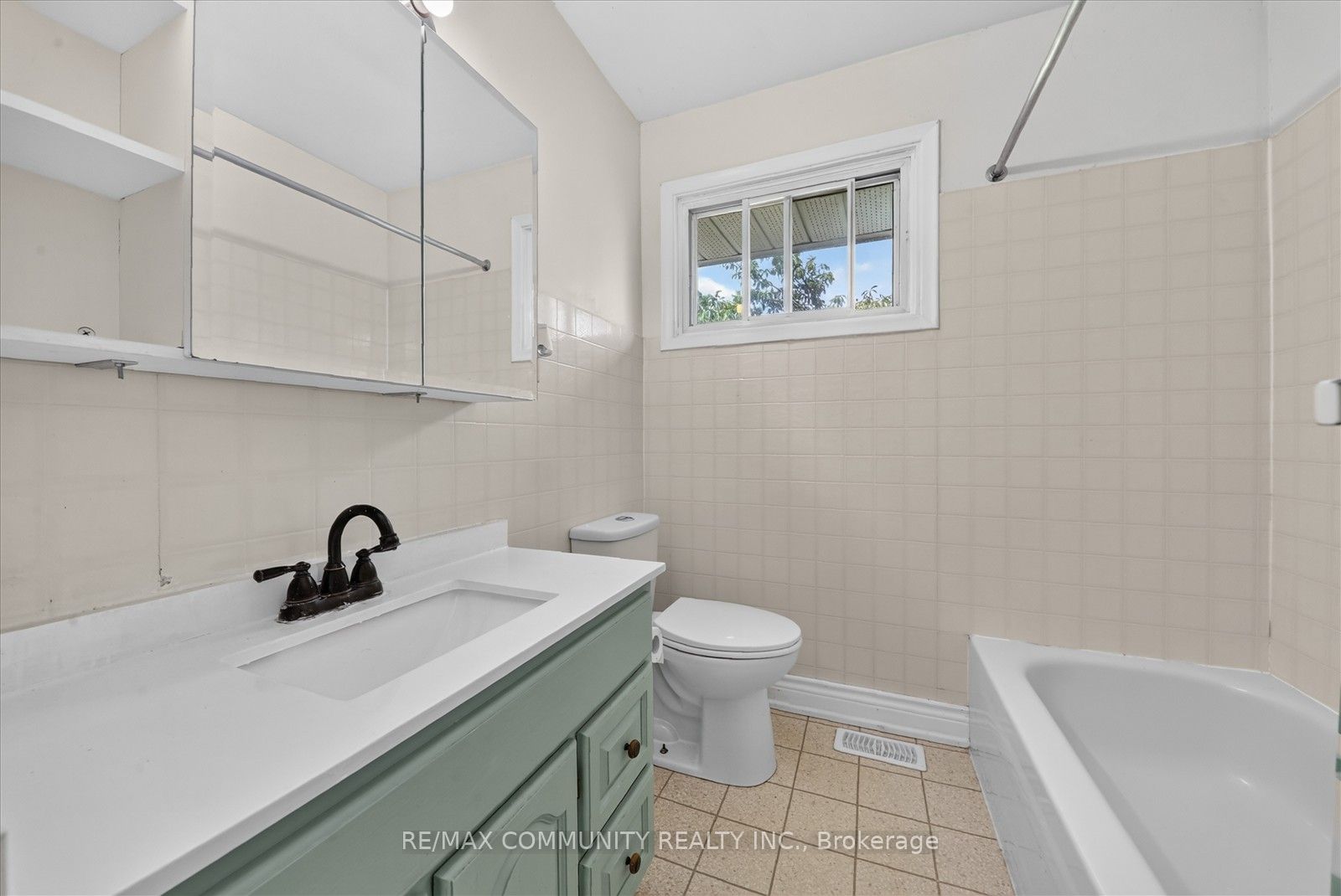 719 Old Highway 2 Property Photo 26
