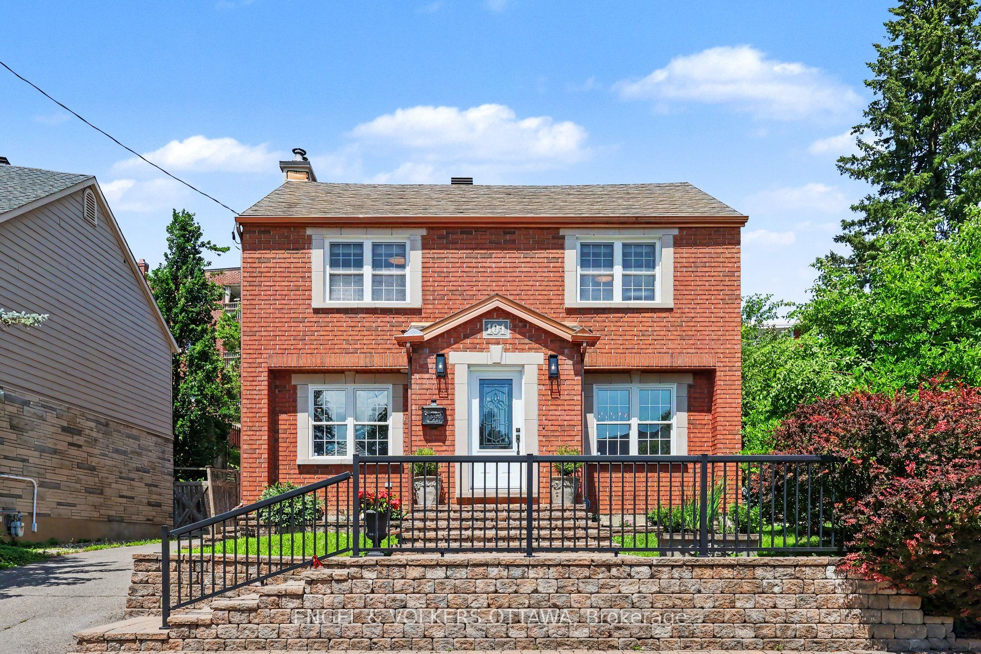 101 Ivy Crescent Property Photo 2