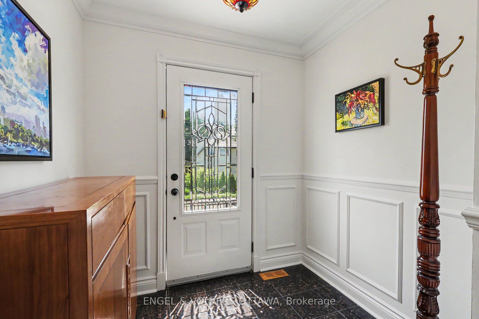 101 Ivy Crescent Property Photo 4
