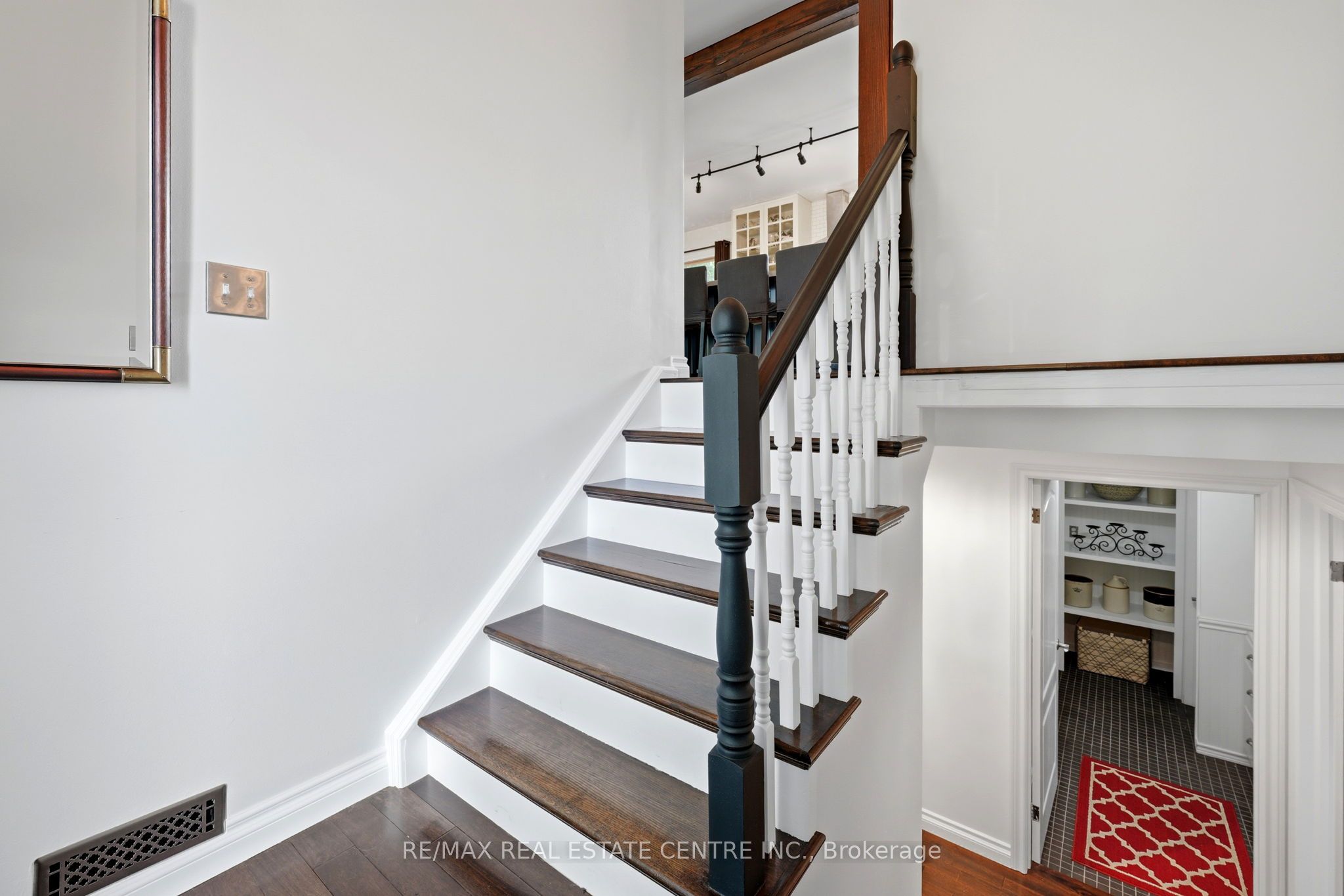 13 Douglas Crescent Property Photo 6