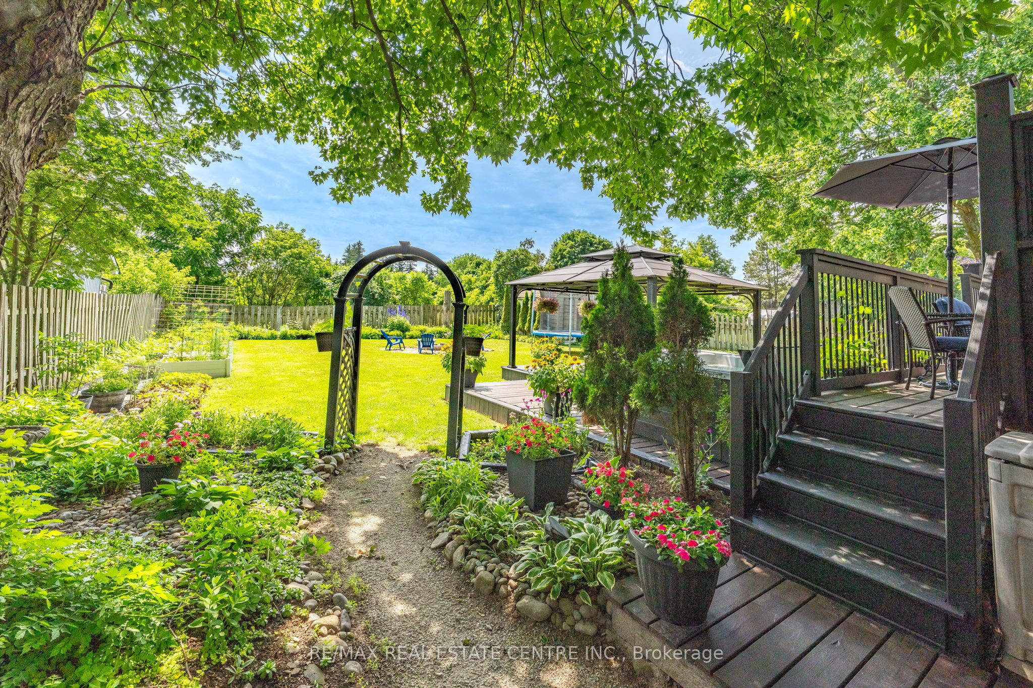 13 Douglas Crescent Property Photo 49
