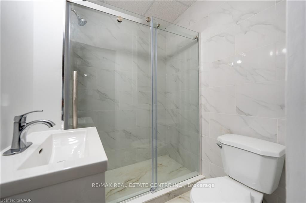 1274 Barton Street E Property Photo 13