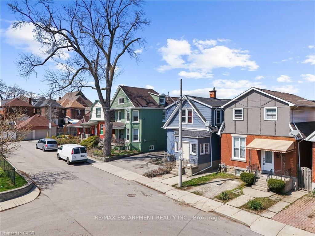 11 Wright Avenue Property Photo 2