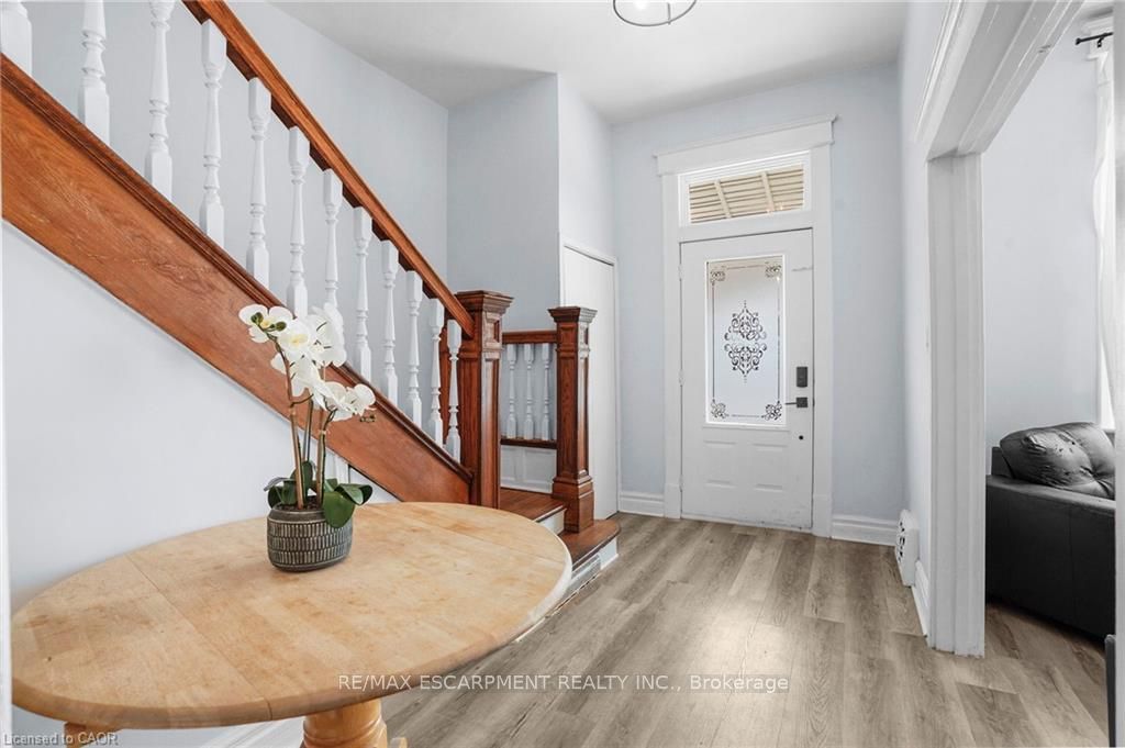 11 Wright Avenue Property Photo 3
