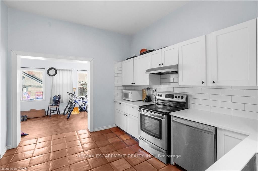 11 Wright Avenue Property Photo 6