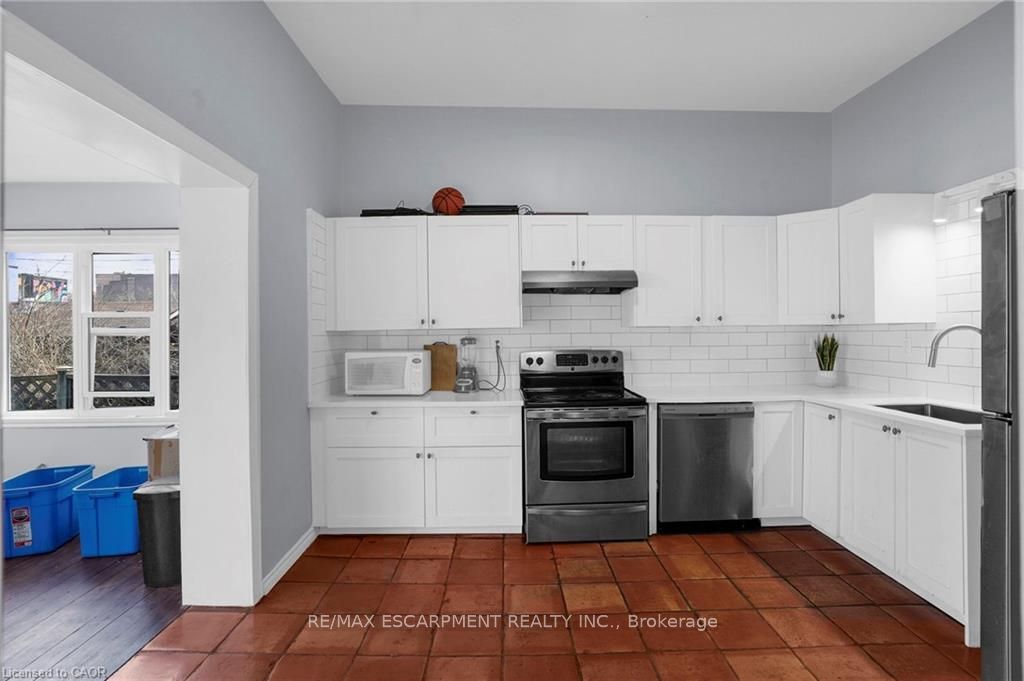 11 Wright Avenue Property Photo 7