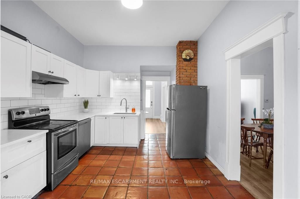 11 Wright Avenue Property Photo 8
