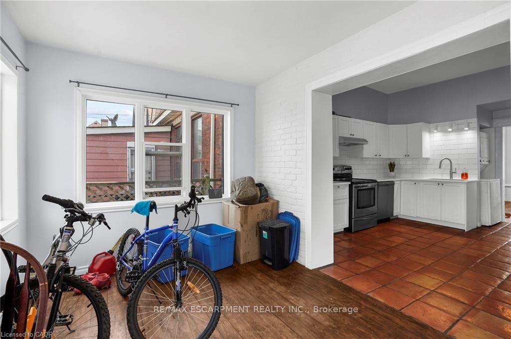 11 Wright Avenue Property Photo 18
