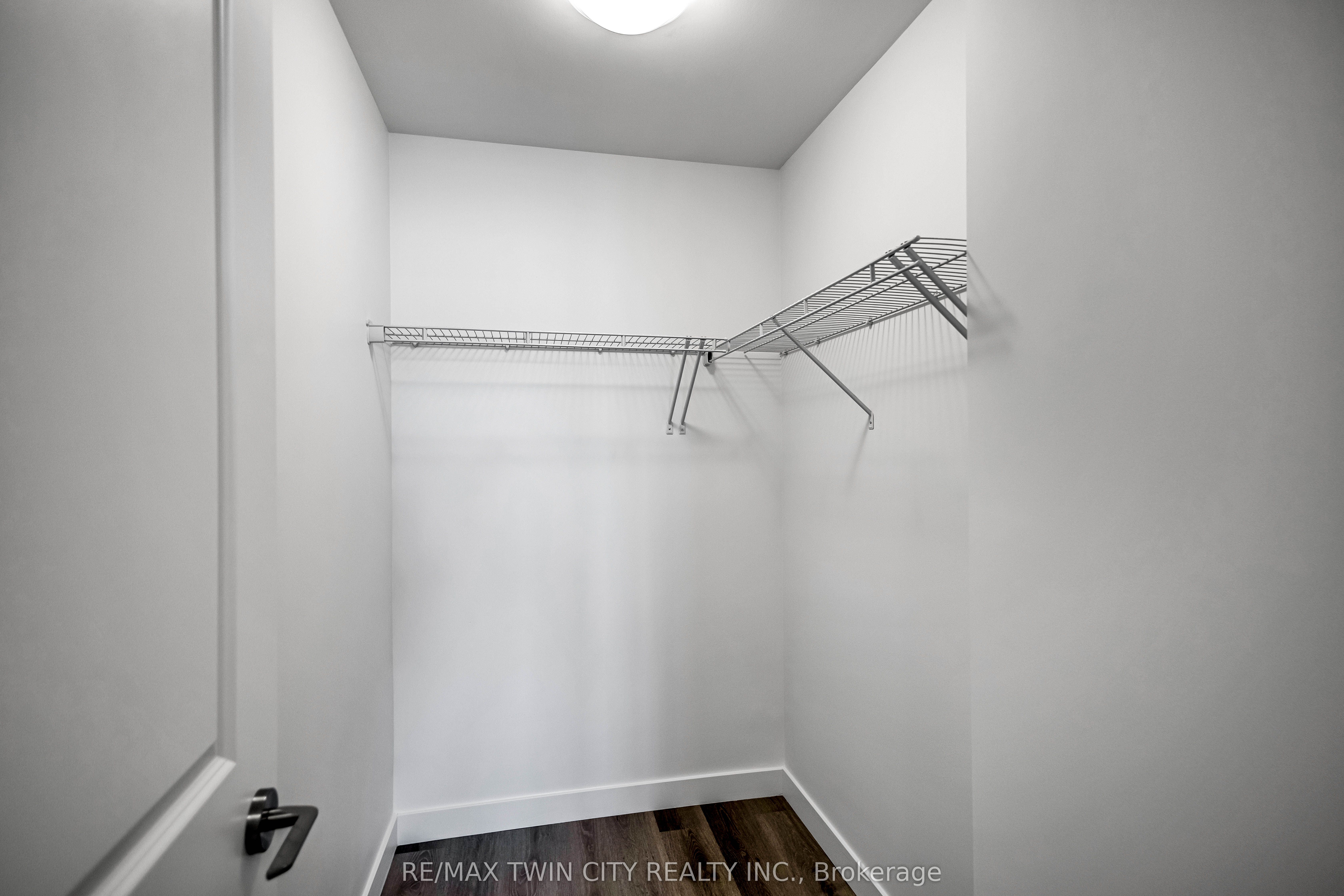 461 Green Road 212 Property Photo 19
