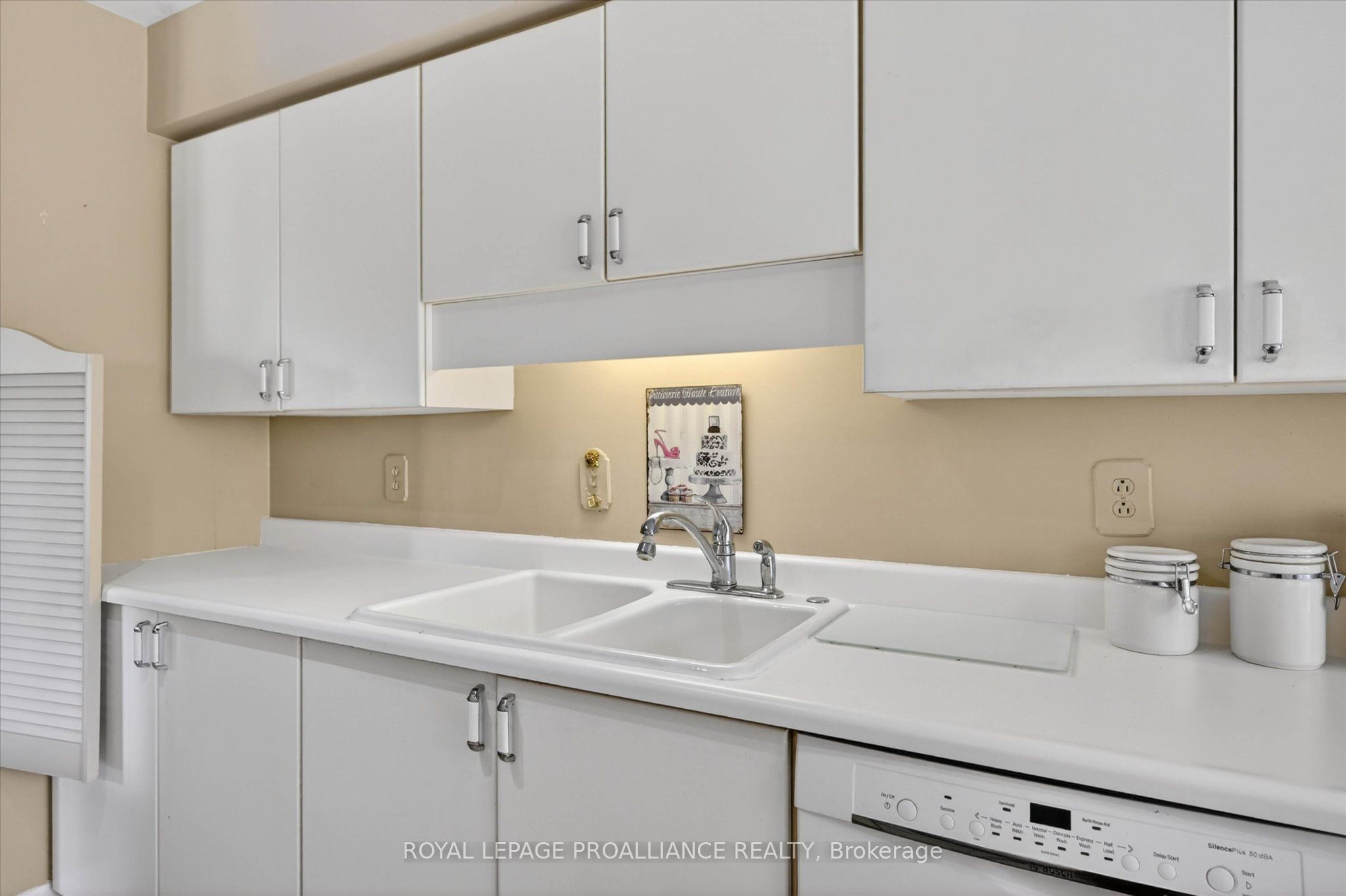 1099 Clonsilla Avenue 312a Property Photo 24