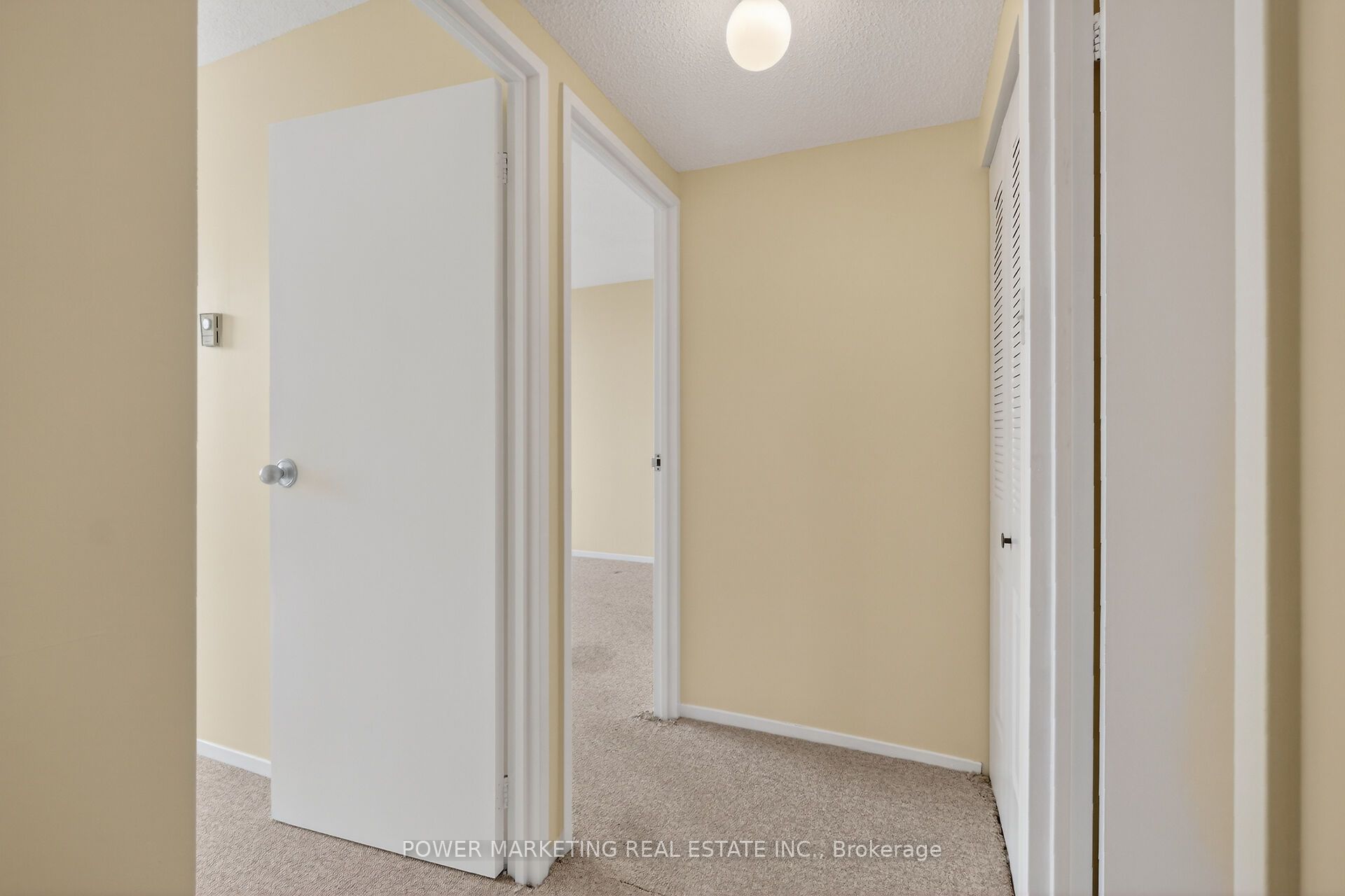 2760 Carousel Crescent 1204 Property Photo 23