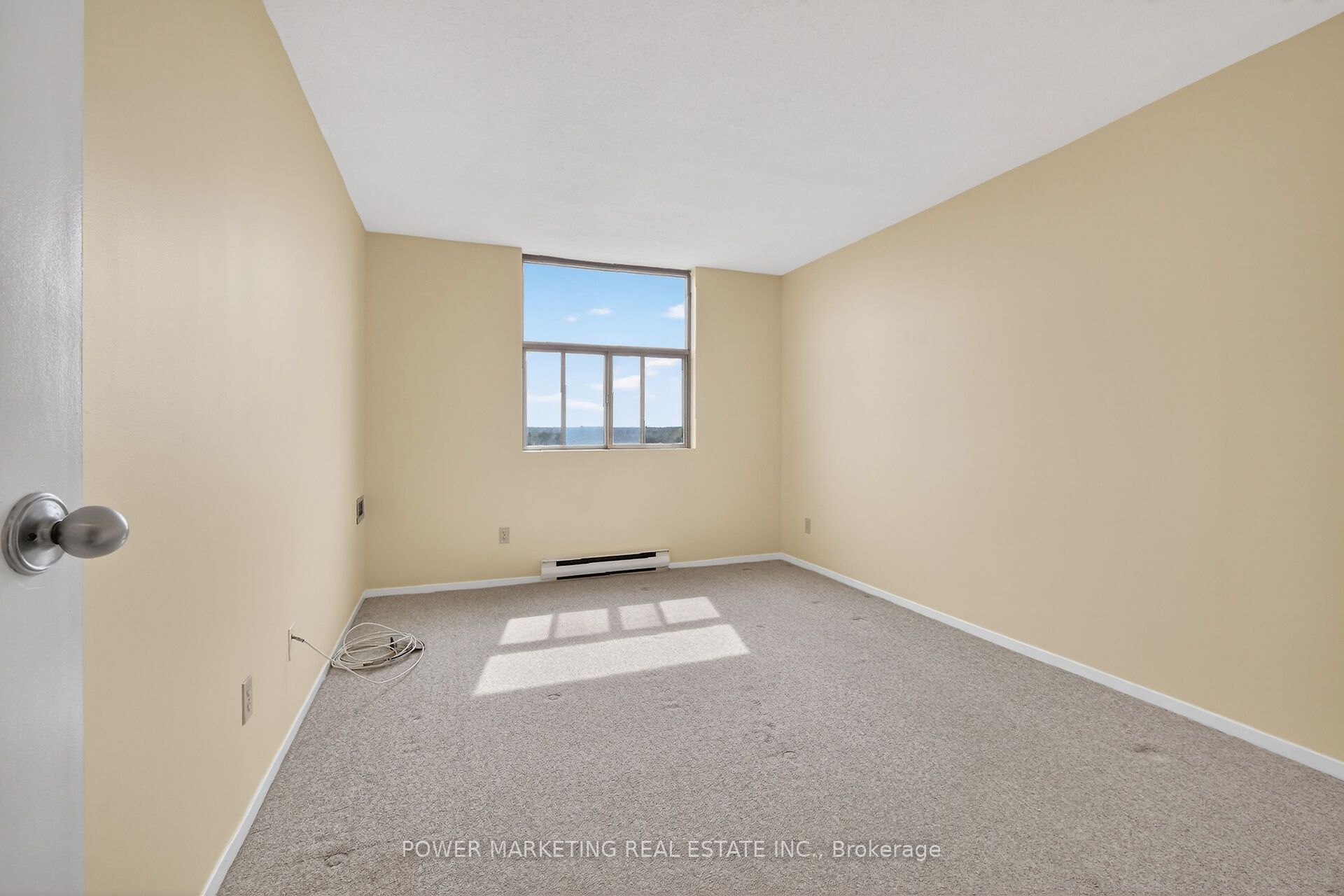 2760 Carousel Crescent 1204 Property Photo 27