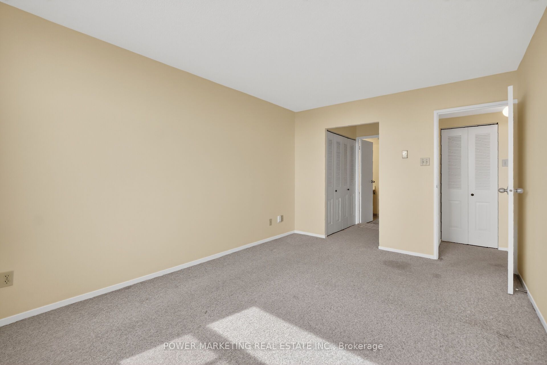 2760 Carousel Crescent 1204 Property Photo 28