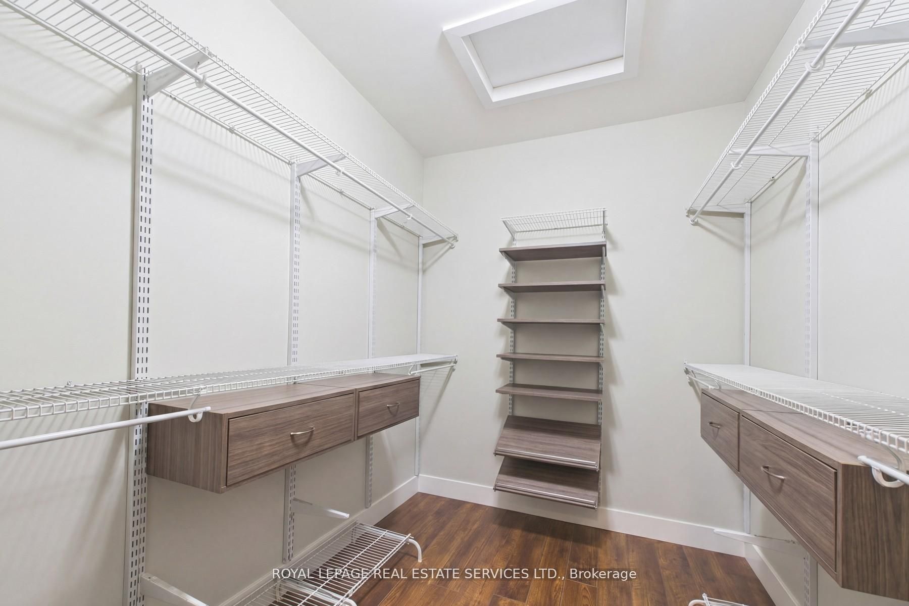 1045 Tower Crescent Property Photo 15