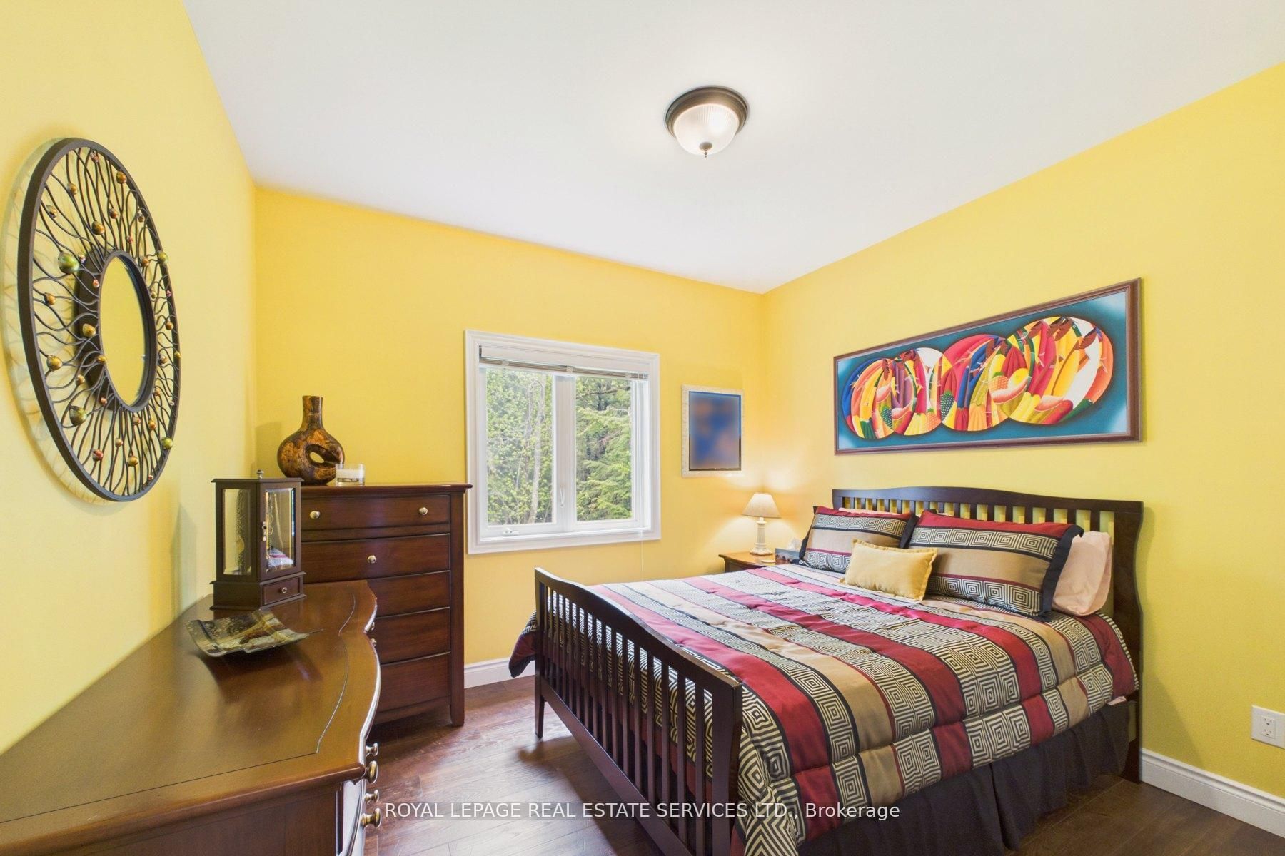 1045 Tower Crescent Property Photo 18