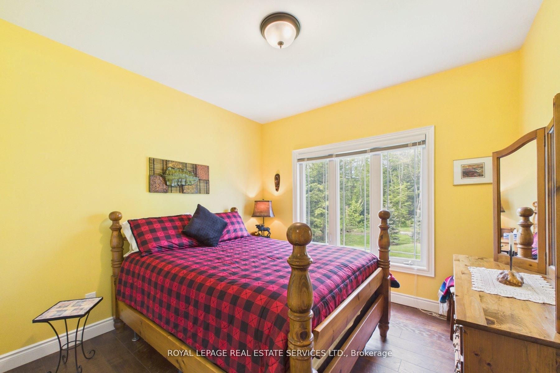1045 Tower Crescent Property Photo 20