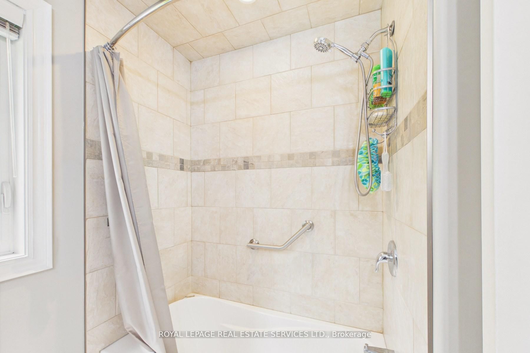 1045 Tower Crescent Property Photo 21