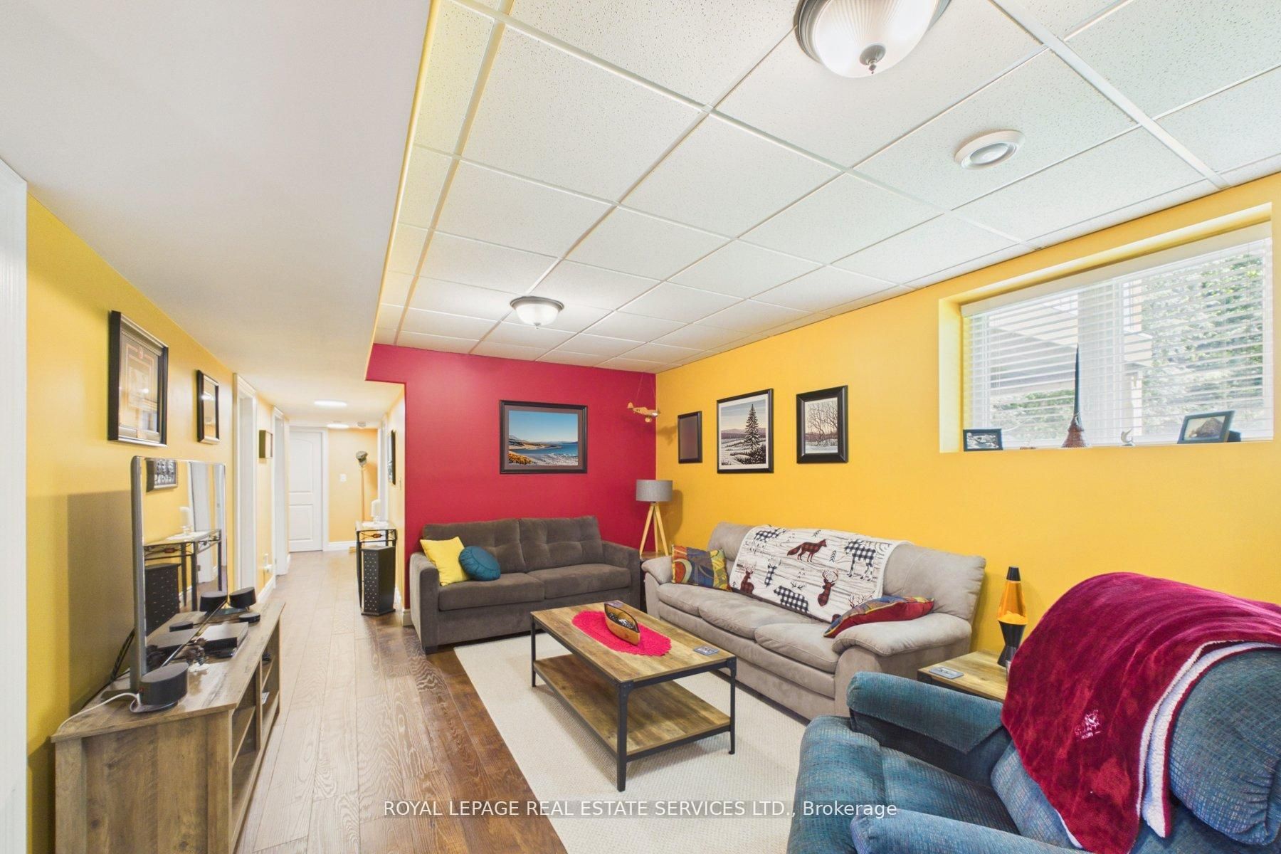 1045 Tower Crescent Property Photo 23